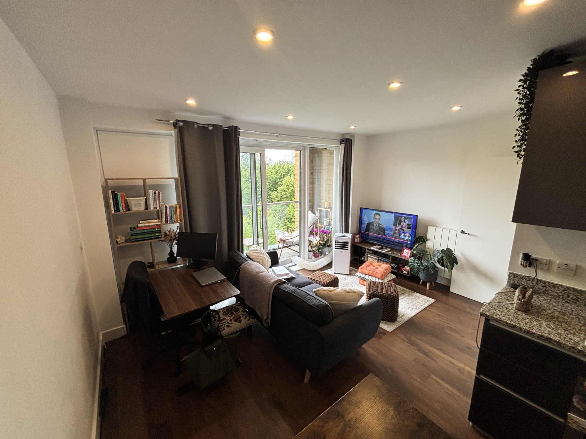 Flat Dowding Drive in Greater London