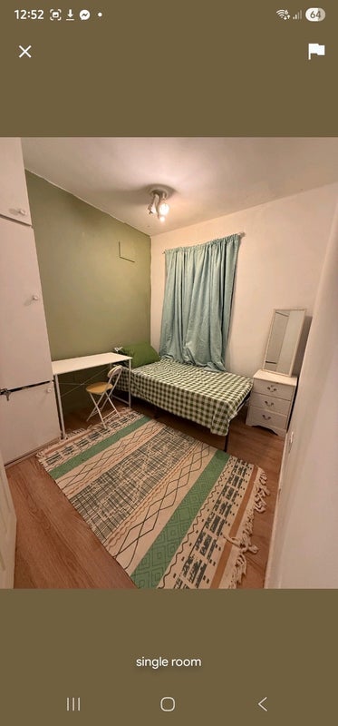 Room Blakeney Grove in Leeds