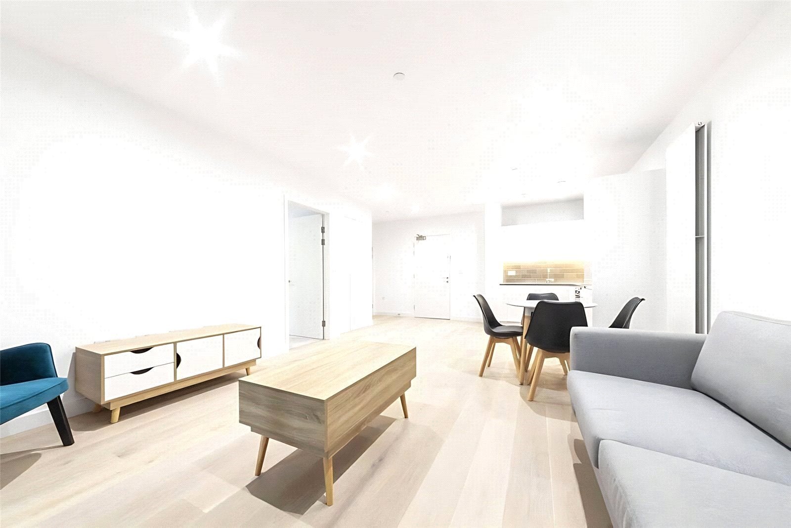 Flat Bonnet Street in Greater London