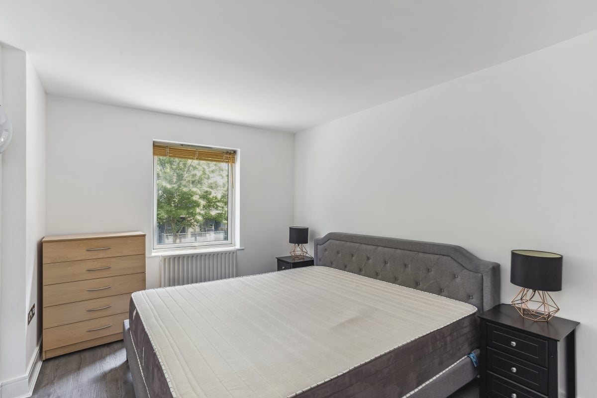 Flat Cassilis Road in Greater London