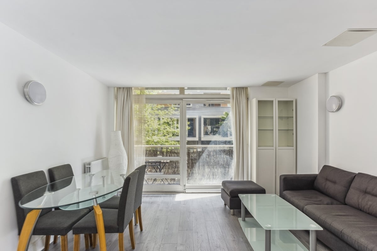 Flat Cassilis Road in Greater London