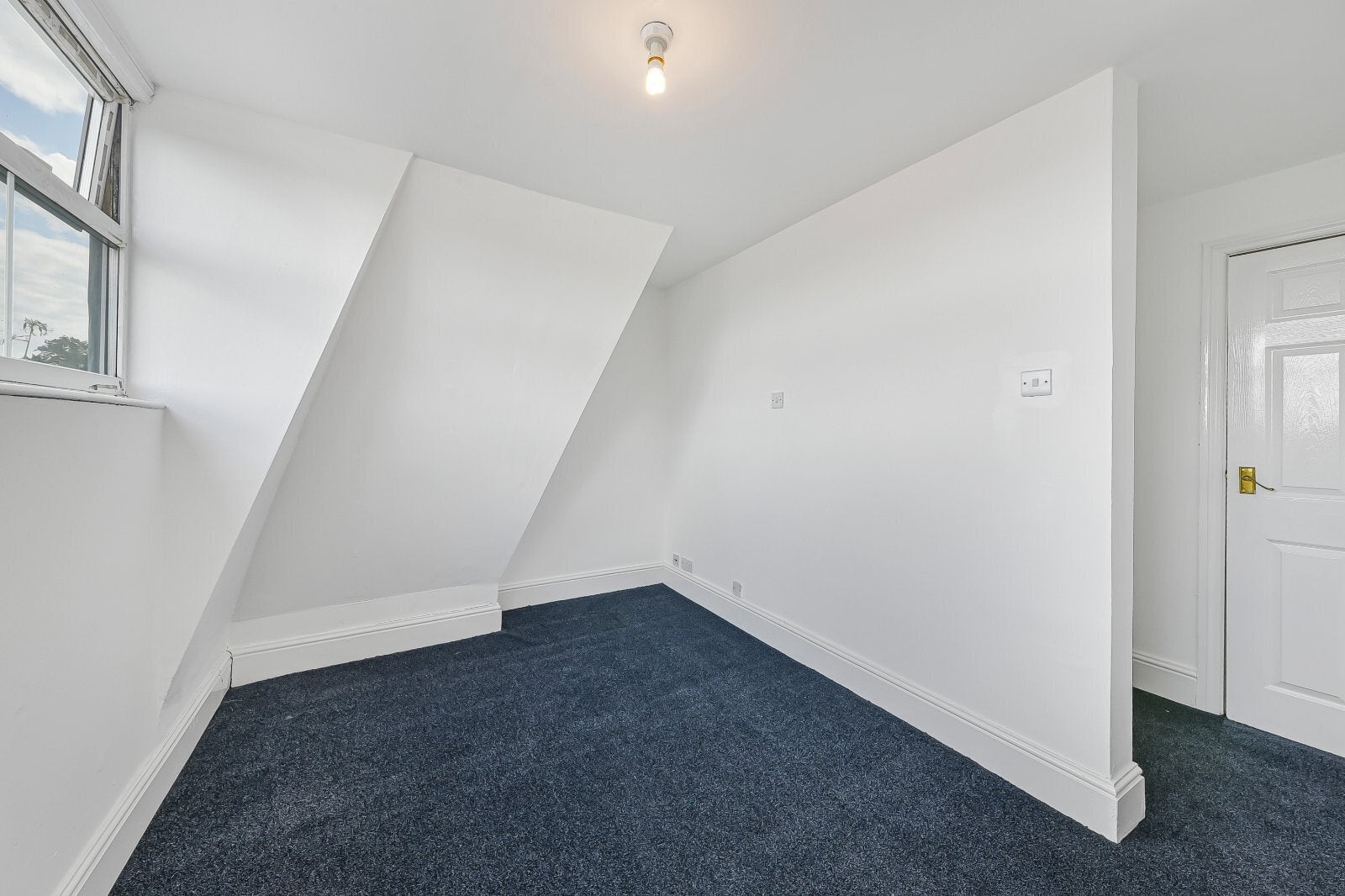 Flat Weedington Road in Greater London