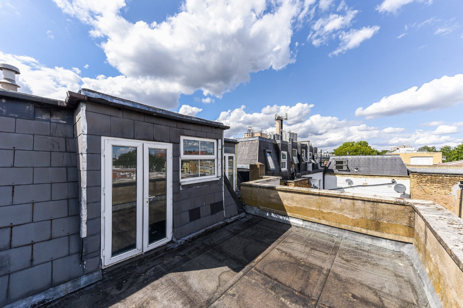 Flat Weedington Road in Greater London