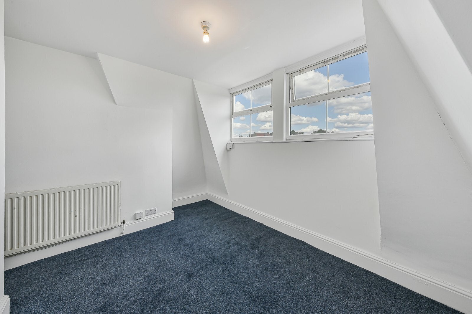 Flat Weedington Road in Greater London