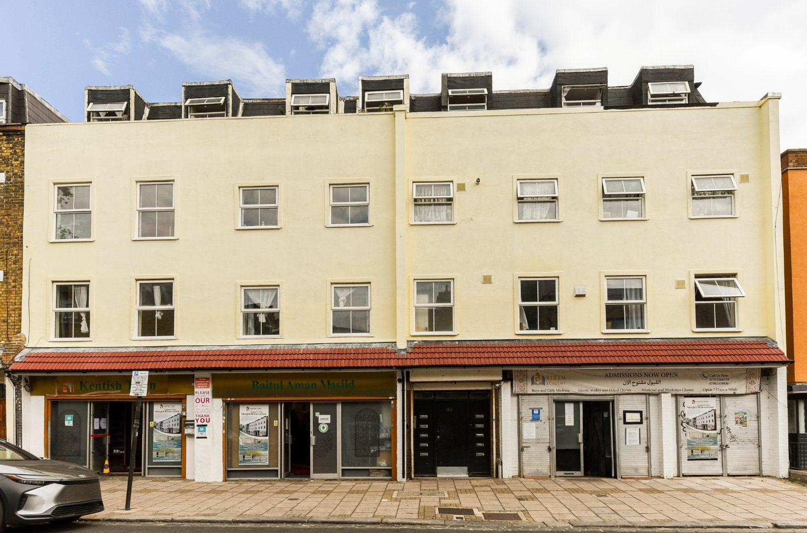 Flat Weedington Road in Greater London