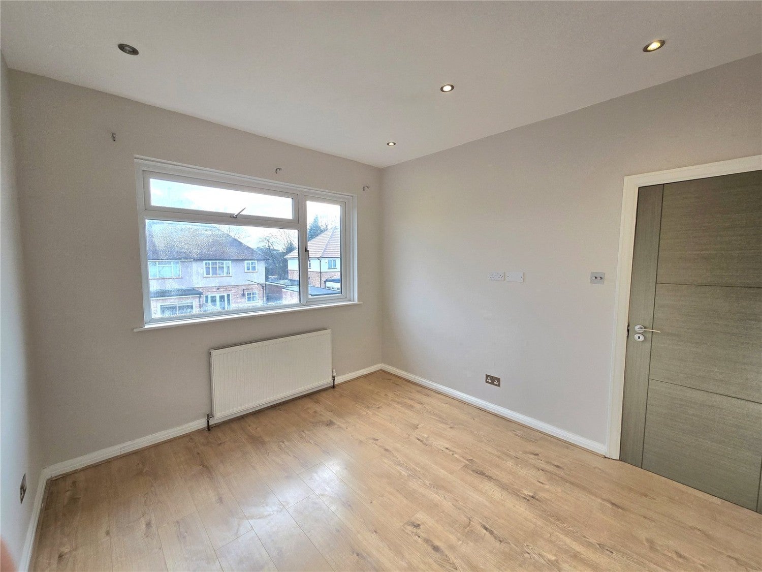 Flat Trevellance Way in Watford