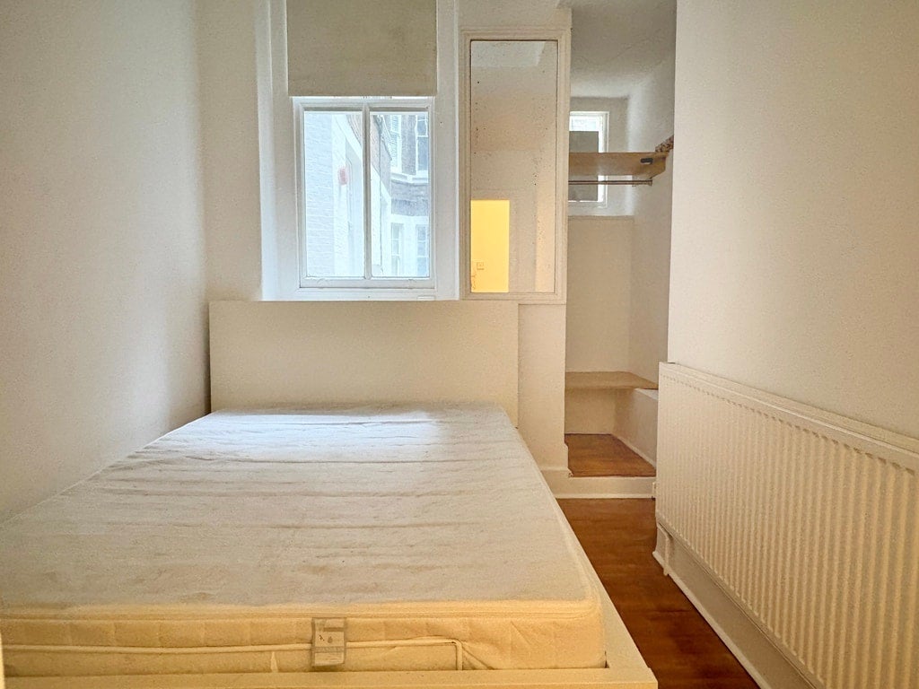 Flat Earsby Street in Greater London
