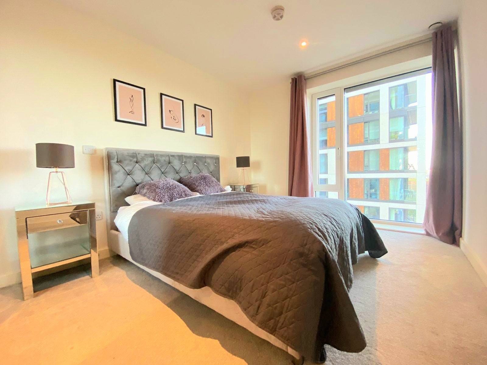 Flat Duke of Wellington Avenue in Greater London