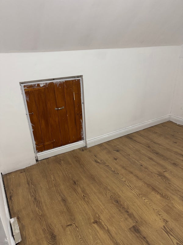 Room Dalcross Street in Bradford