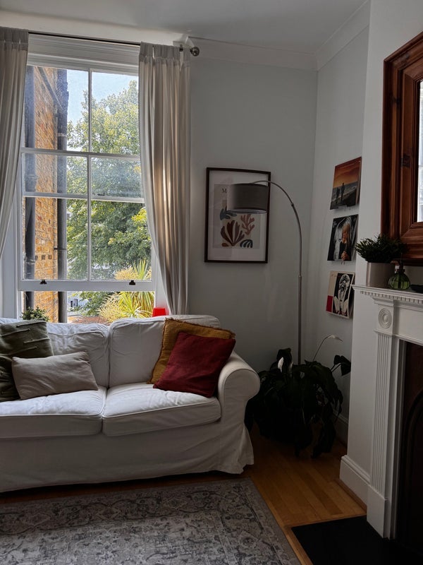 Room Fulham Road in Greater London