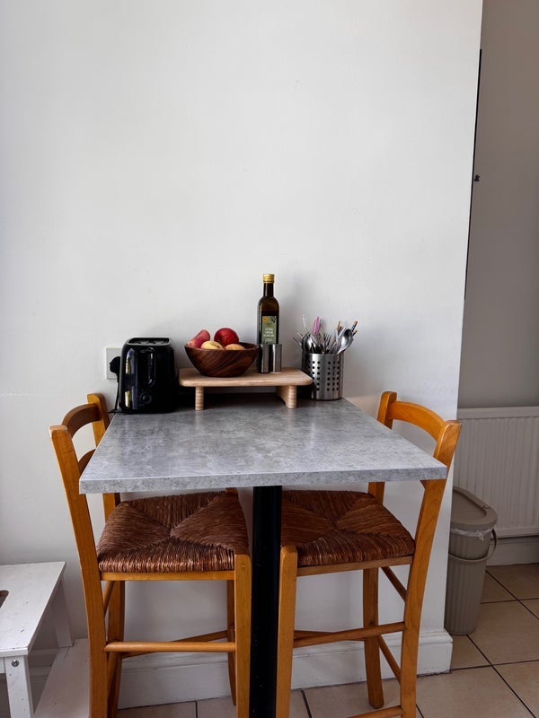 Room Fulham Road in Greater London