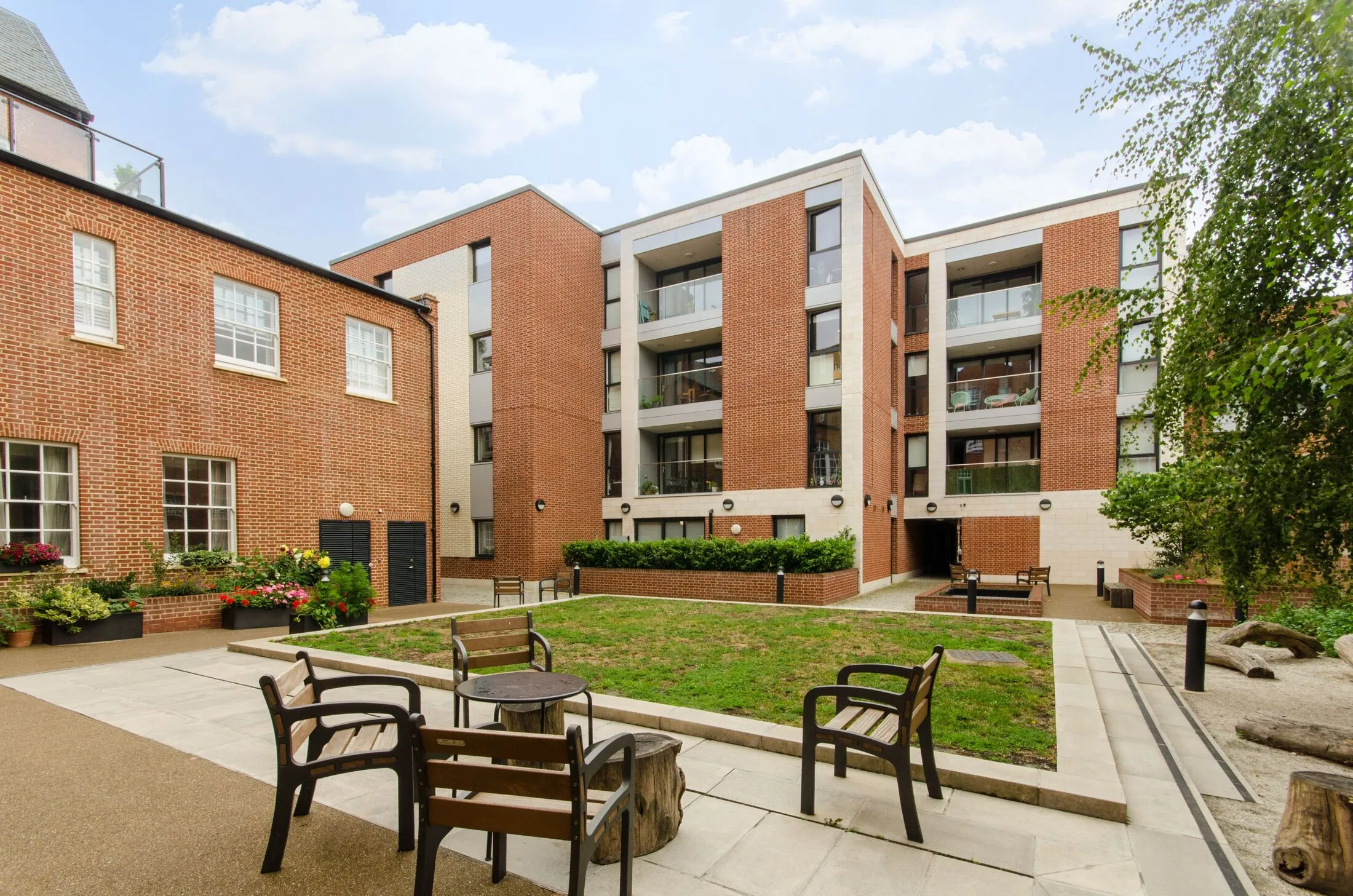Flat Harrow Road in City of Westminster