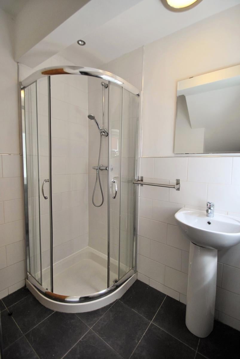 Flat Hatherley Road in Manchester
