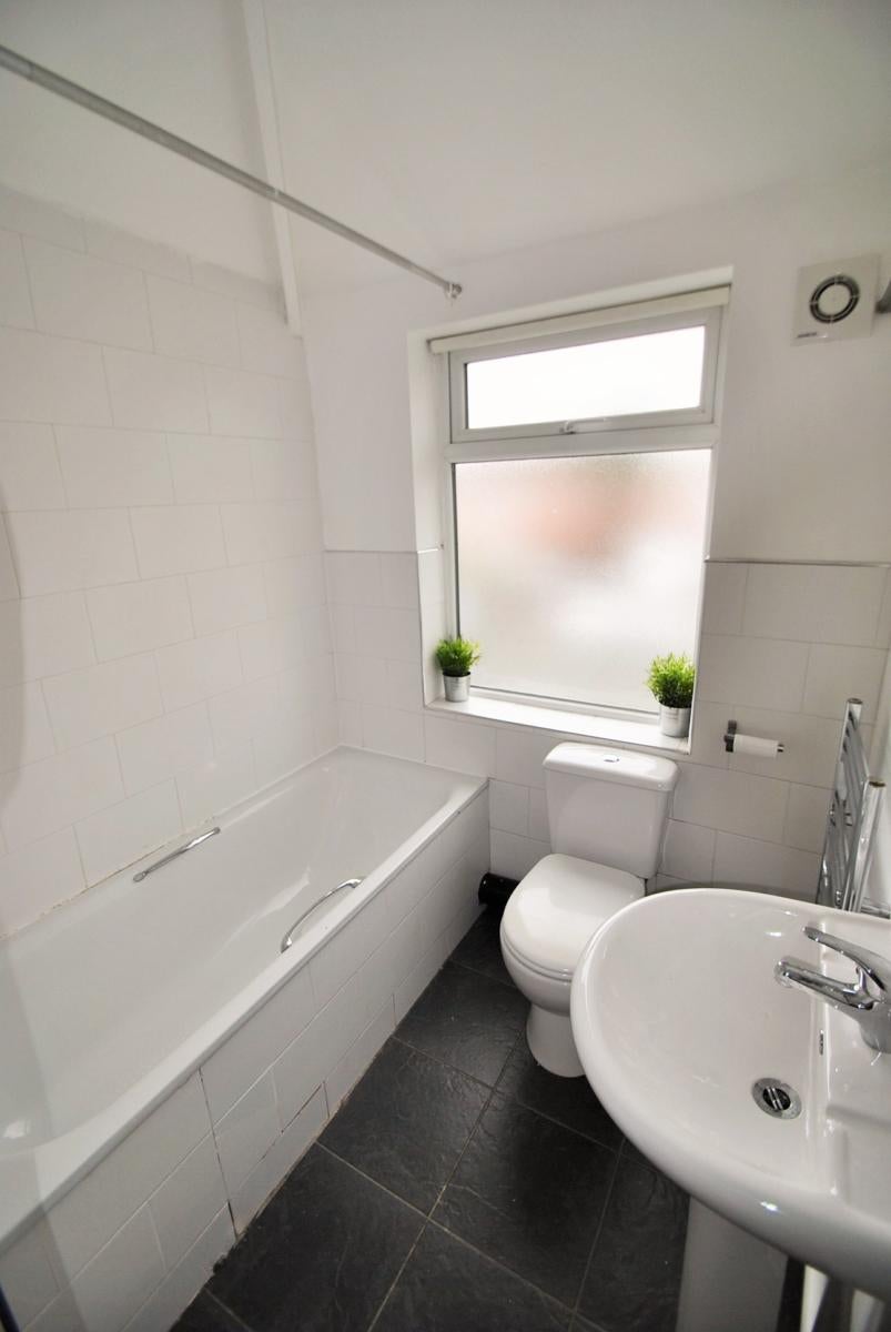 Flat Hatherley Road in Manchester