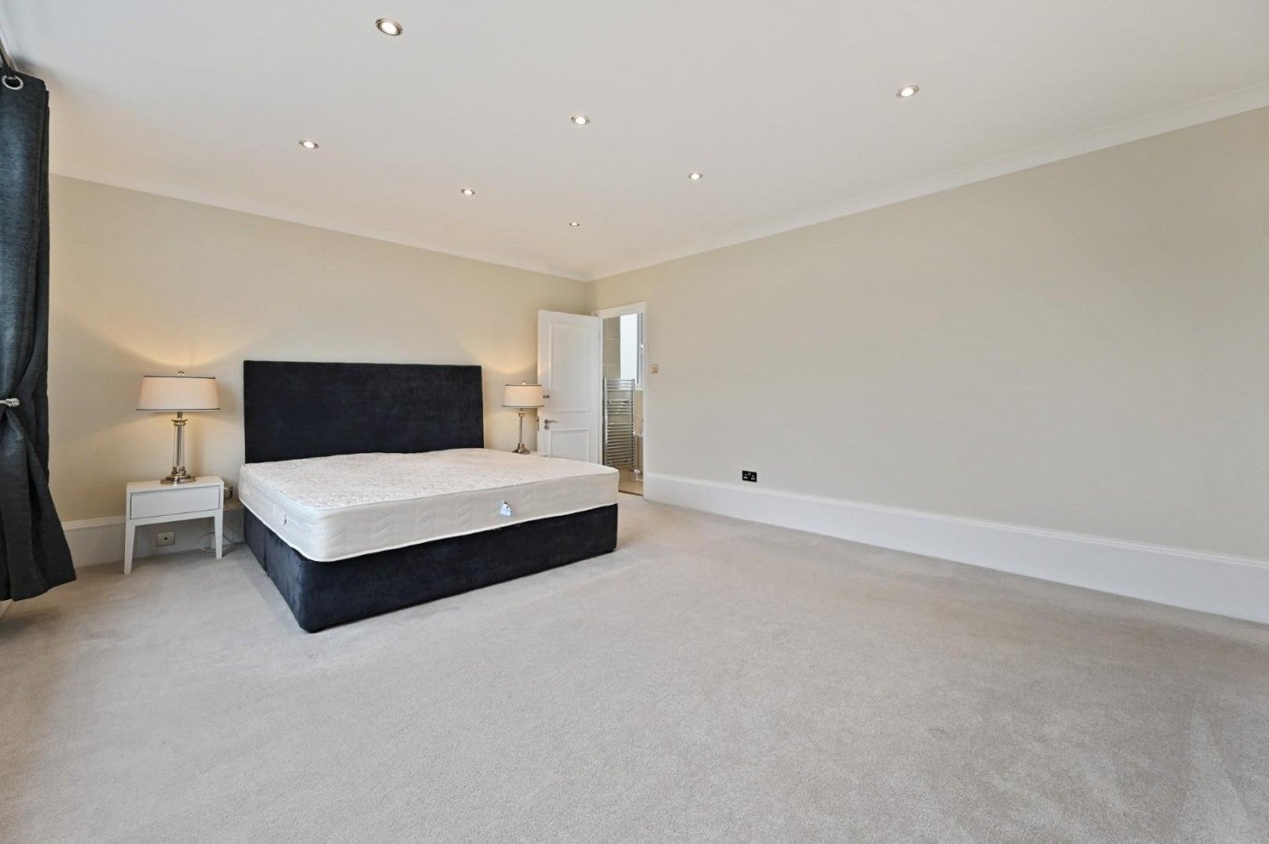 Flat Carlton Hill in City of Westminster