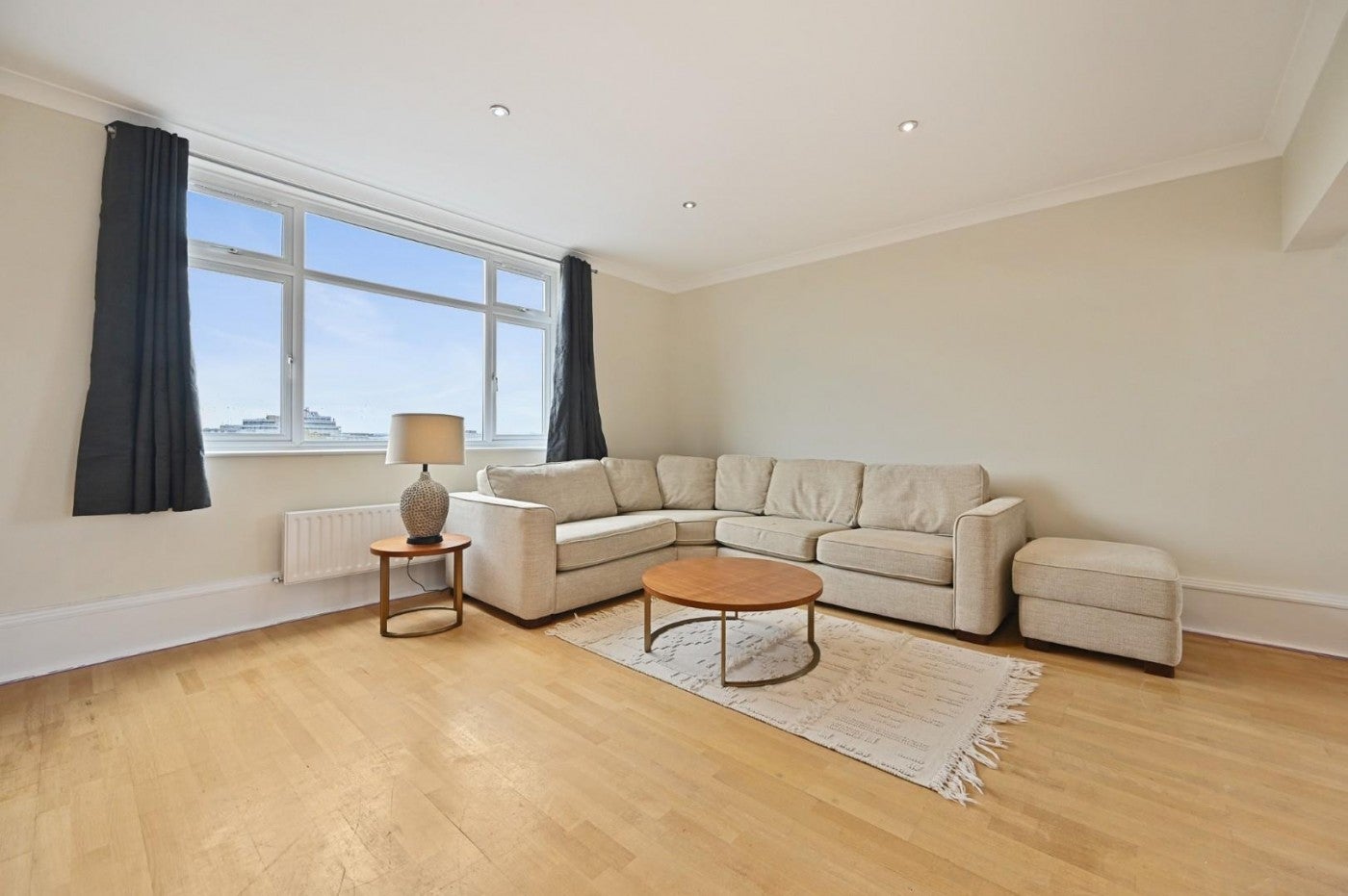 Flat Carlton Hill in City of Westminster