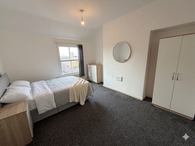 Room Highfield Street in Leicester