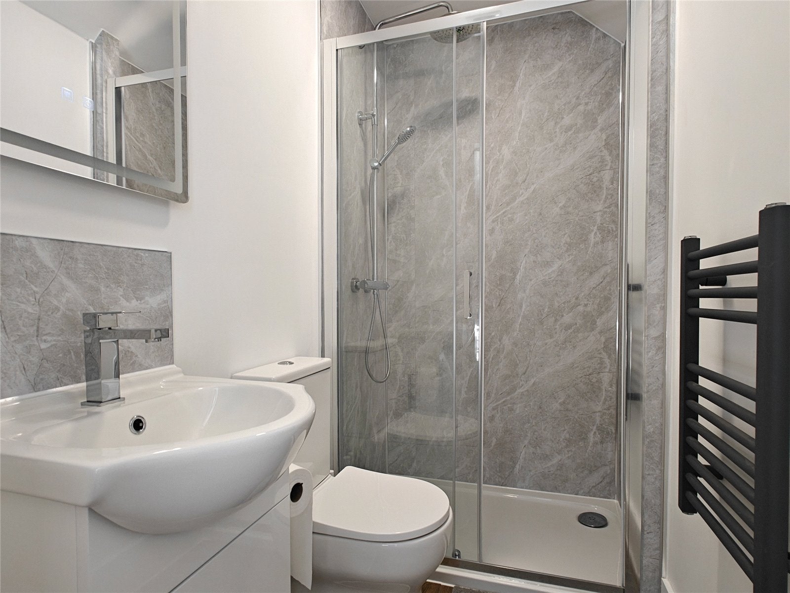 Room Cedar Way in Guildford