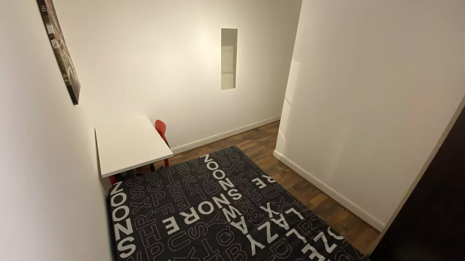 Flat Sherwood Road in Greater London