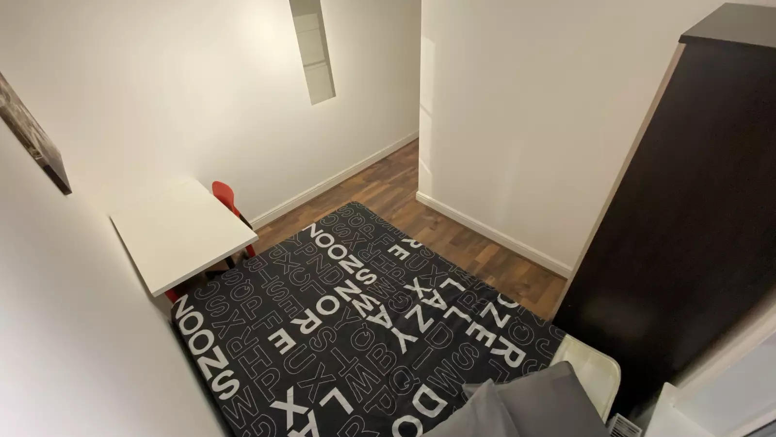 Flat Sherwood Road in Greater London