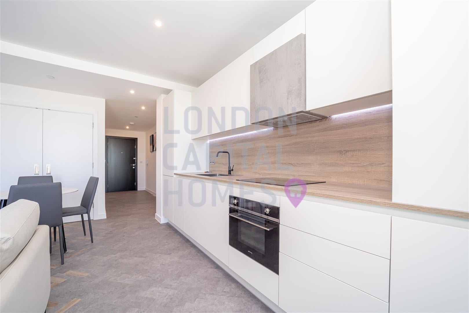 Flat Gillender Street in Greater London
