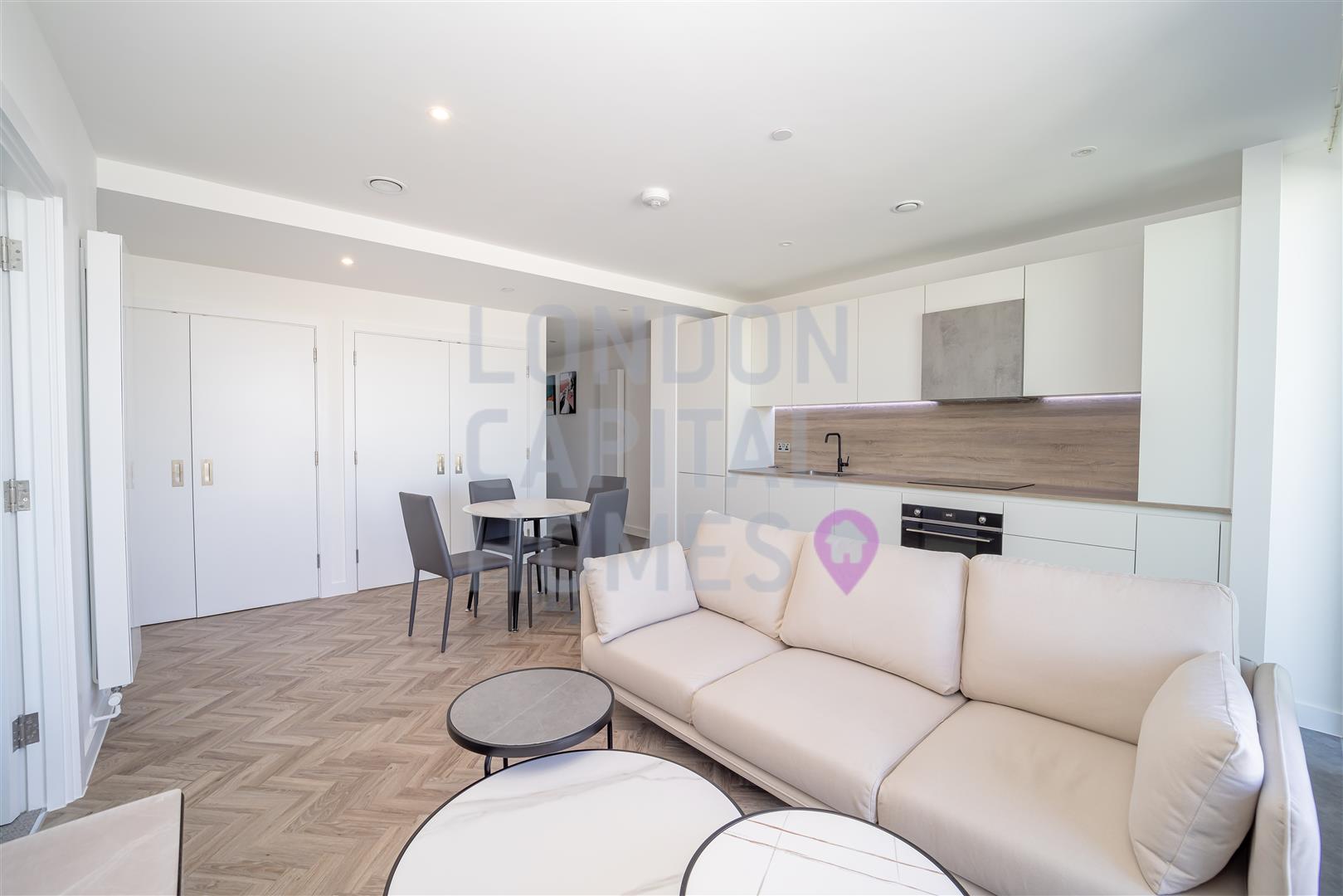 Flat Gillender Street in Greater London