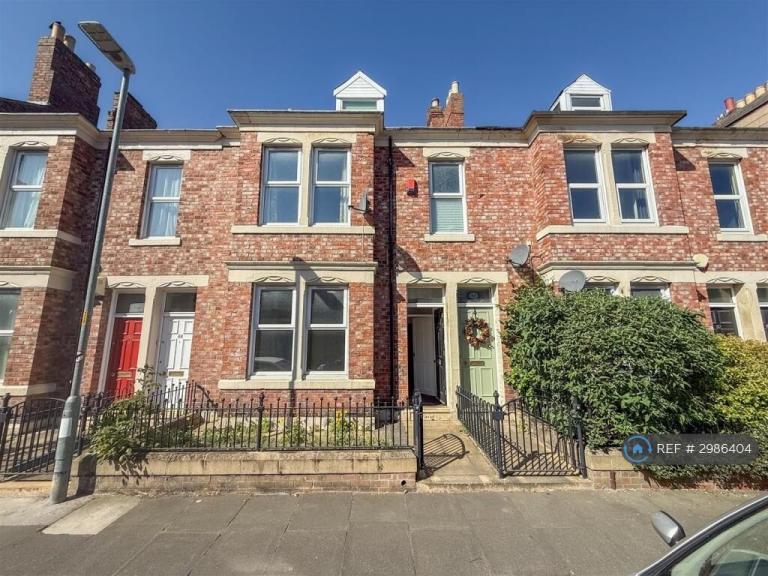 Flat Windsor Avenue in Gateshead