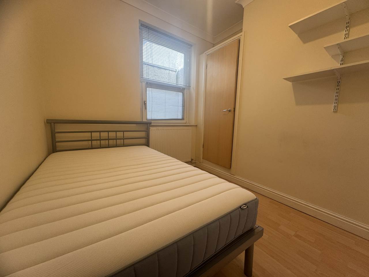 Room Bedford Street in Cardiff