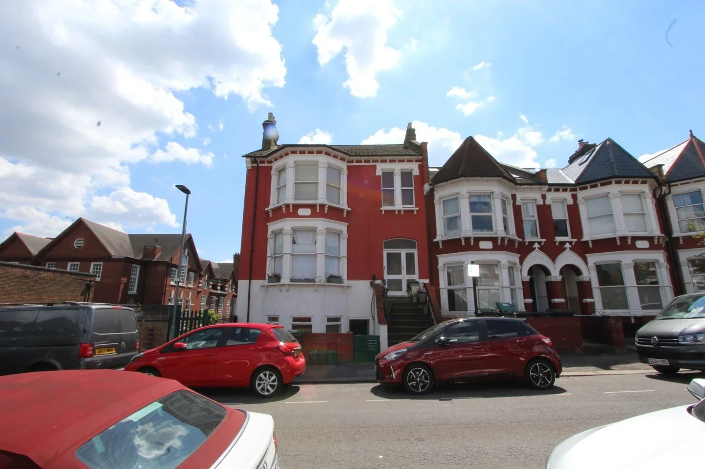 Flat Pemberton Road in Greater London
