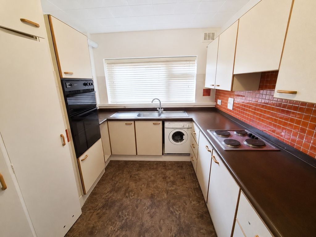 Flat Hardwick Close in Greater London
