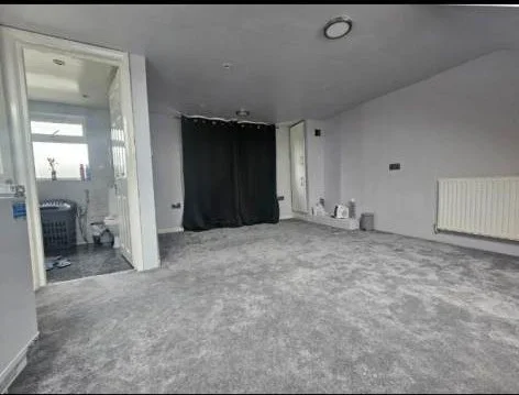 Room Seymer Road in Greater London