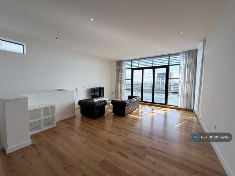 Flat The Quays in Salford