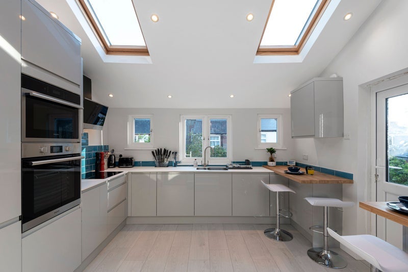 Room Coverton Road in Greater London