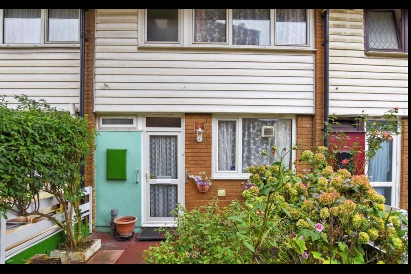Flat McGrath Road in Greater London