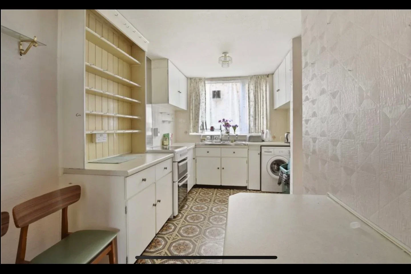 Flat McGrath Road in Greater London