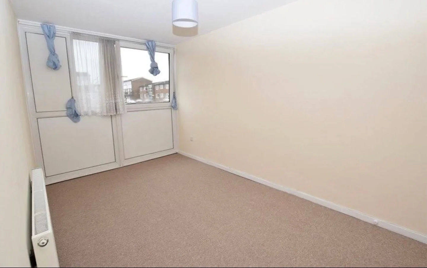 Flat McGrath Road in Greater London