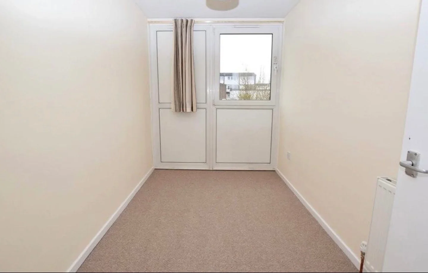 Flat McGrath Road in Greater London