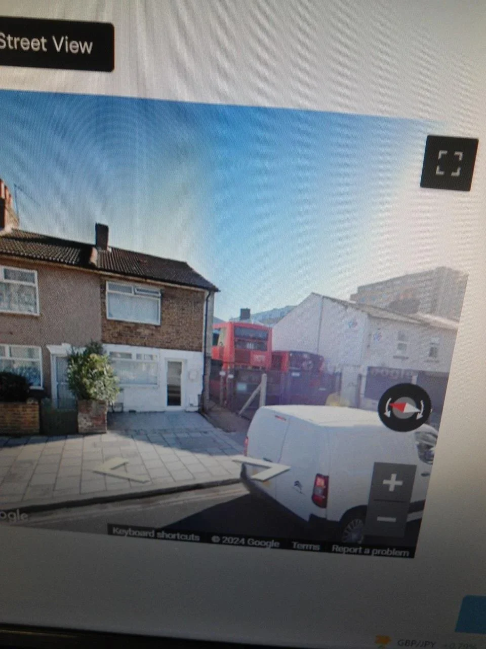 House Kingsley Road in Greater London