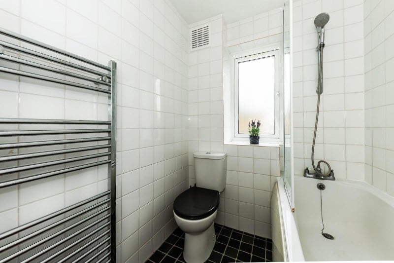 Room Drewstead Road in Greater London