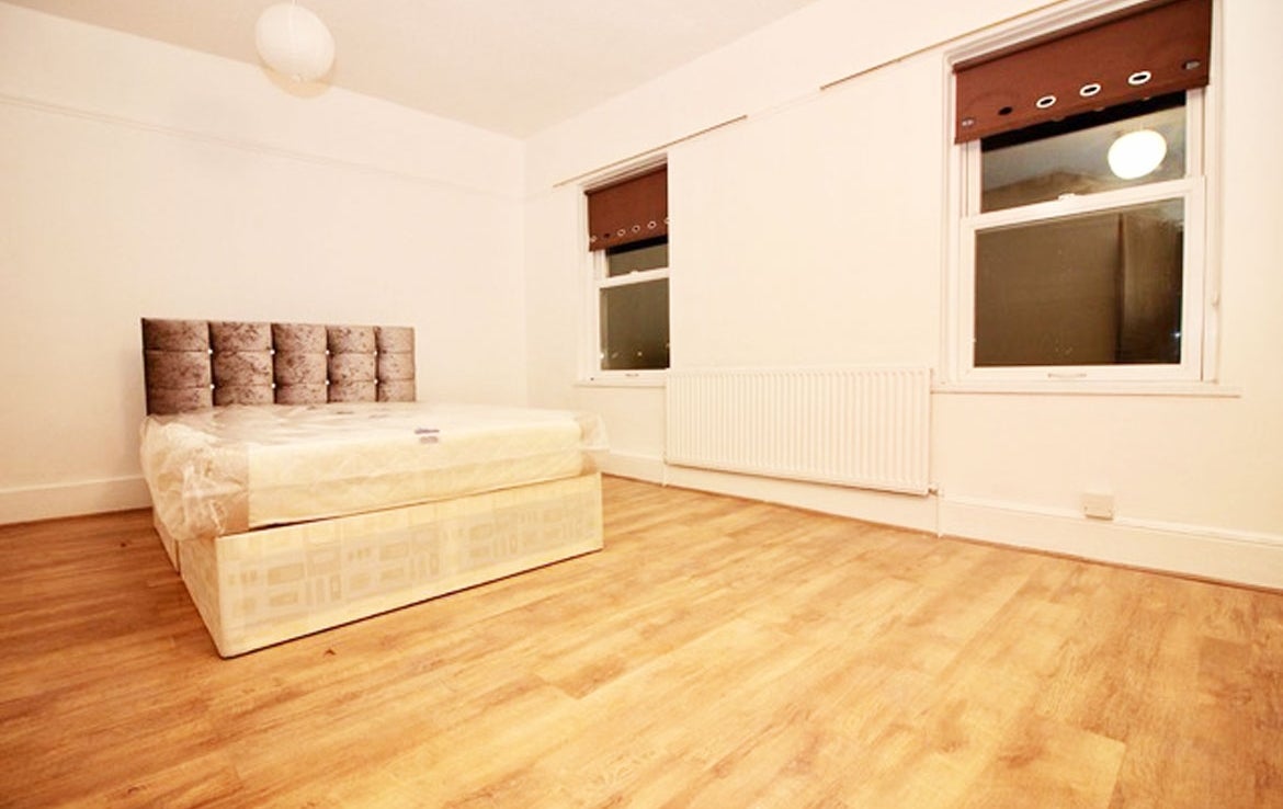 Flat Beulah Road in Greater London