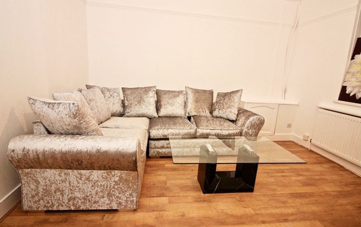 Flat Beulah Road in Greater London