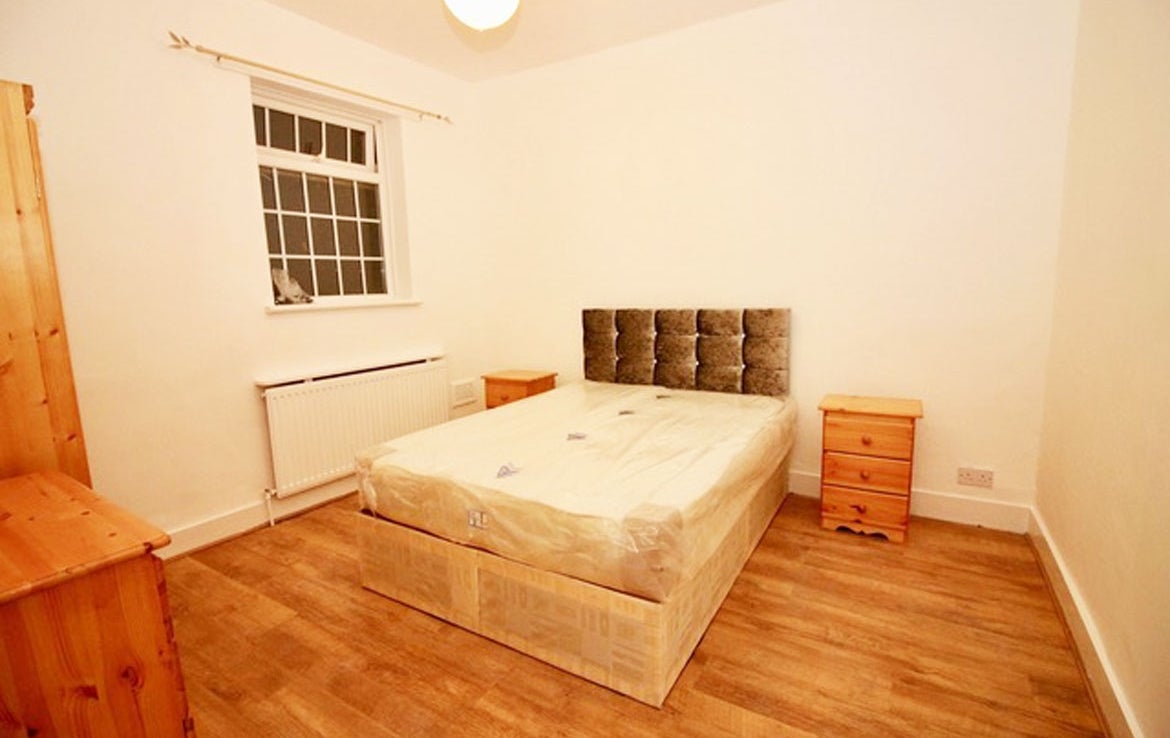 Flat Beulah Road in Greater London