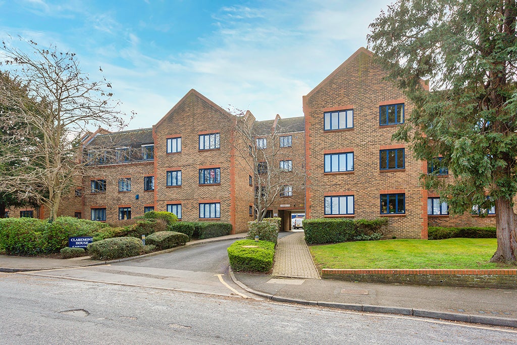 Flat Worcester Road in Greater London