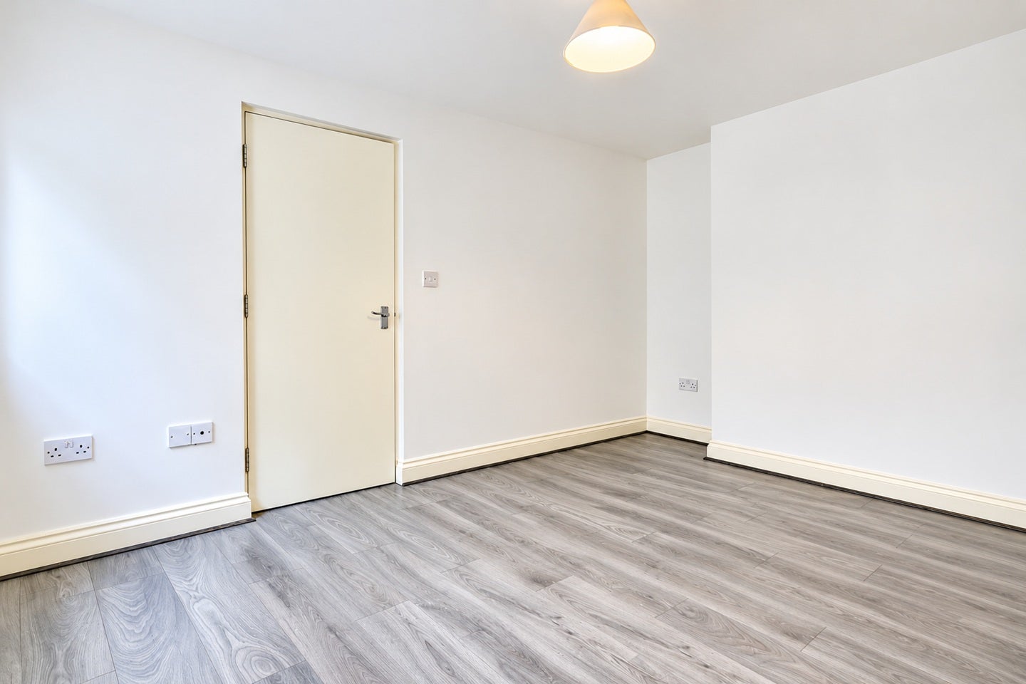Flat Selsdon Road in Greater London