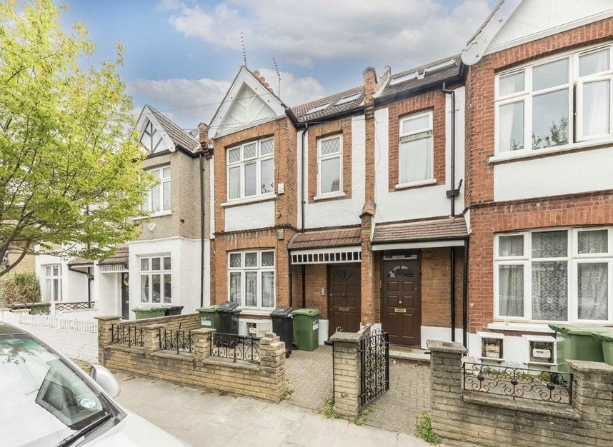 Flat Glenroy Street in Greater London