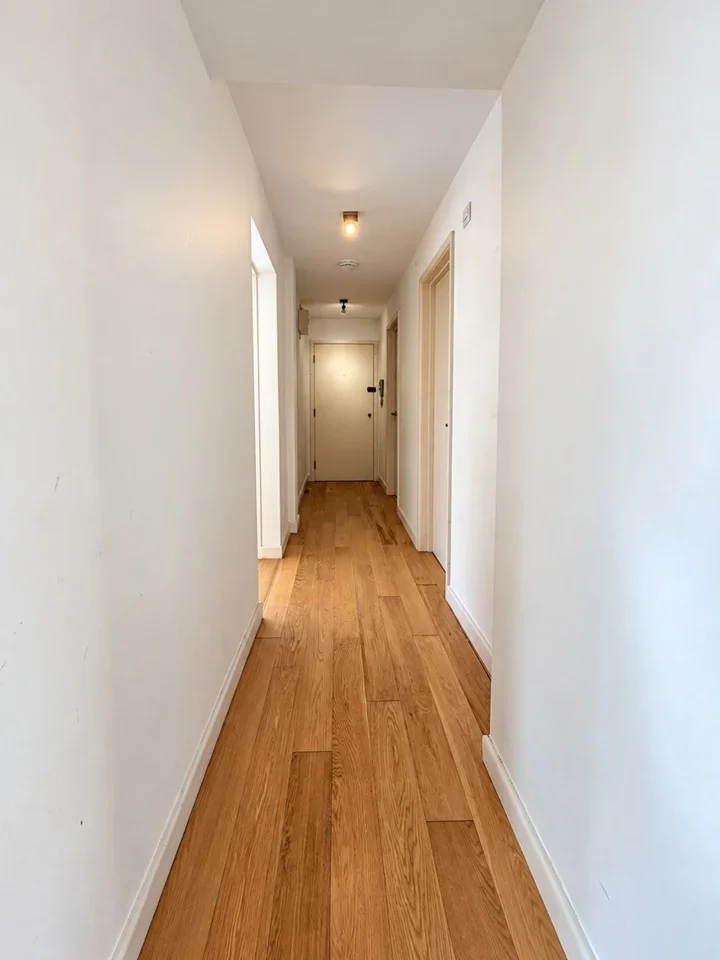 Flat Leather Lane in Greater London