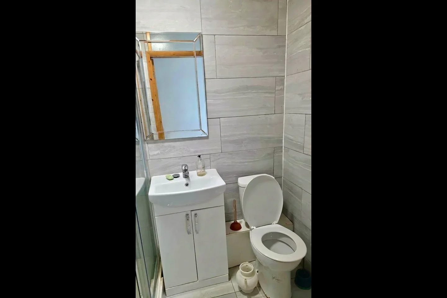 Room Villiers Road in Greater London