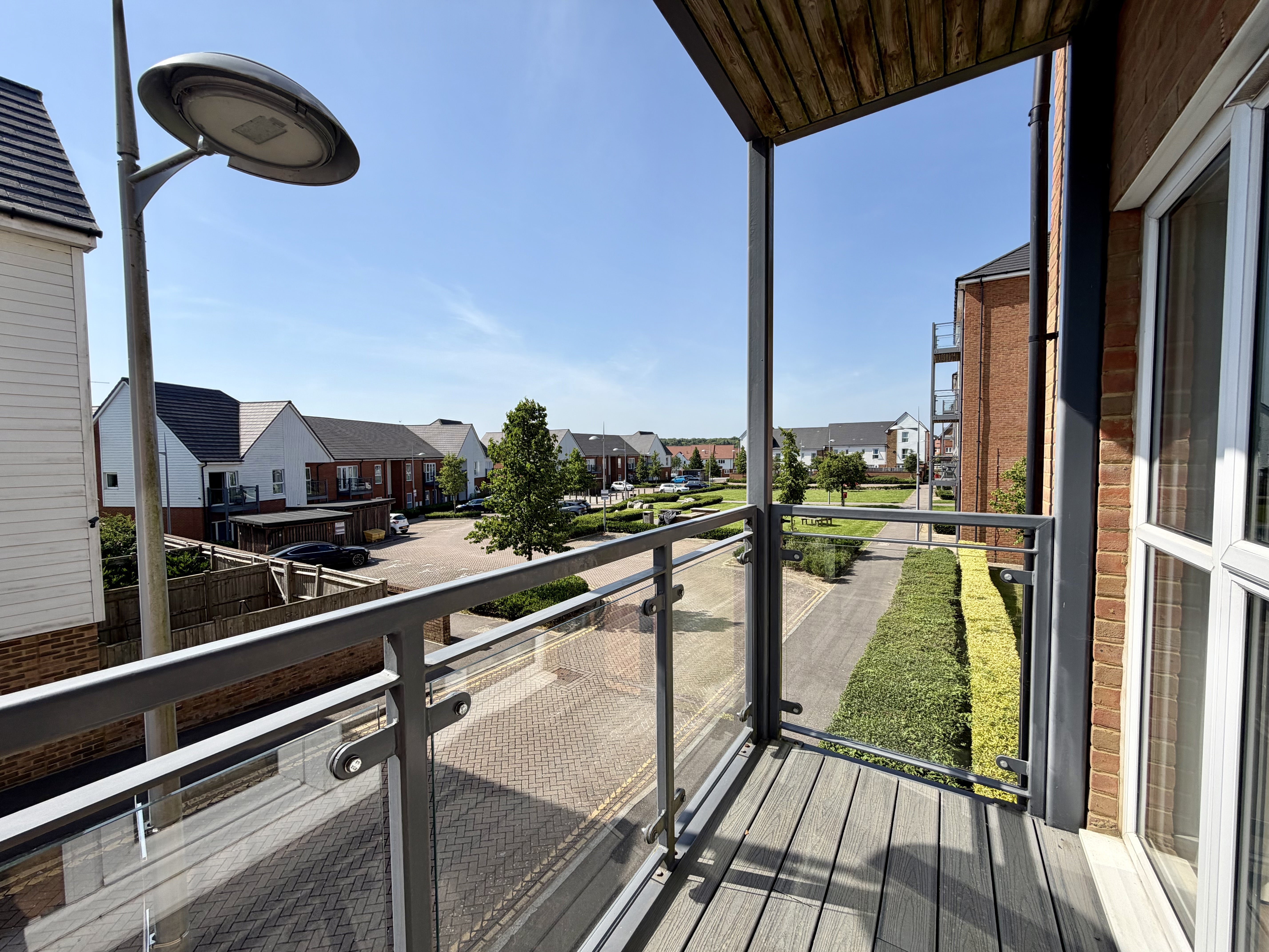 Flat Holmbush Mews in Horsham