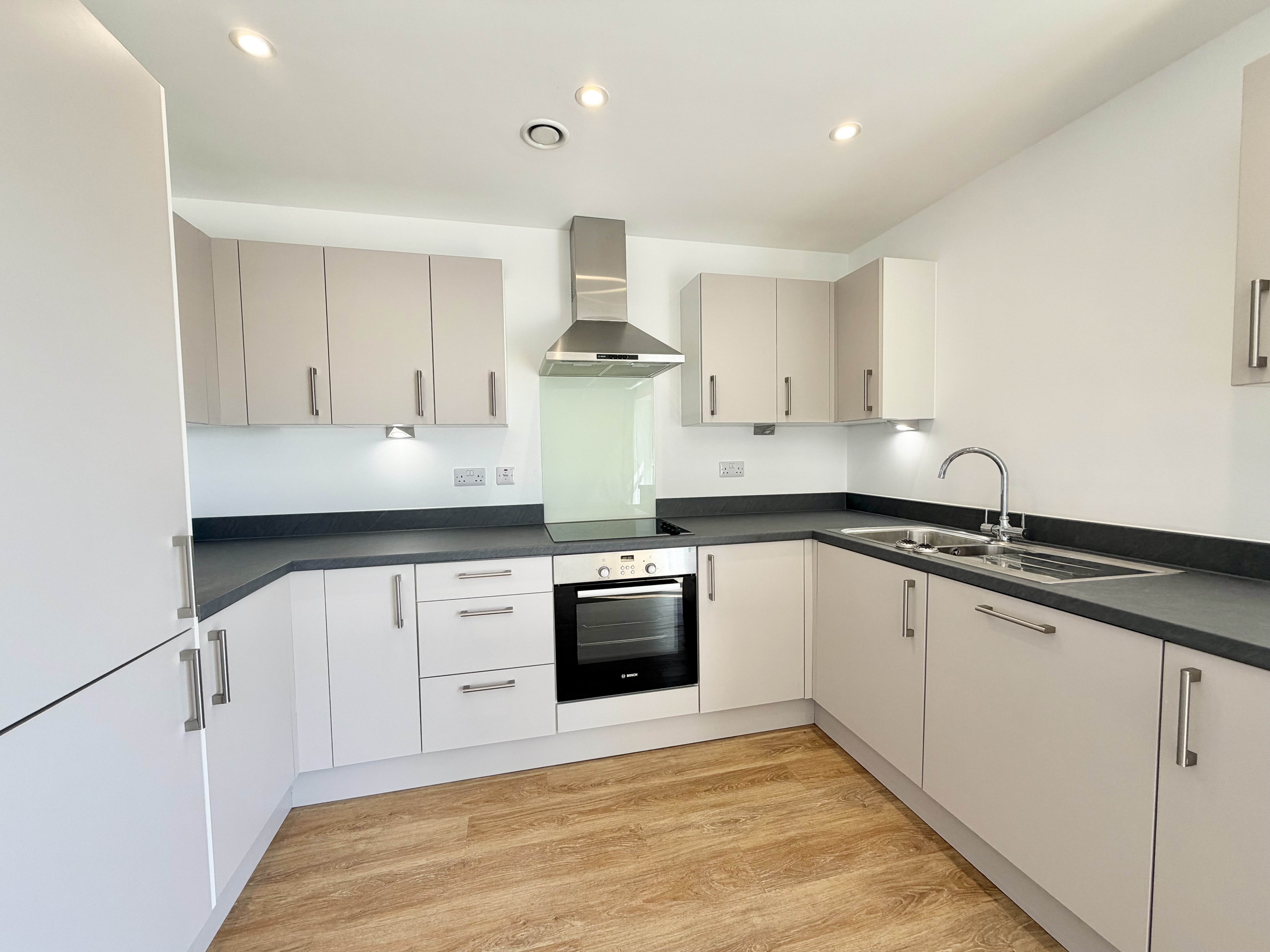 Flat Holmbush Mews in Horsham