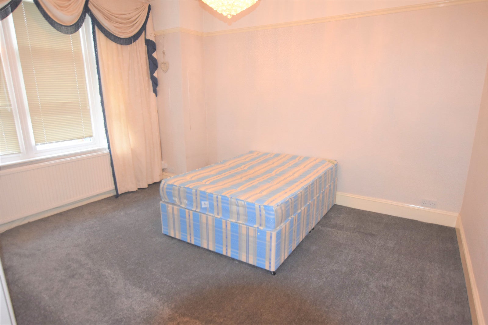 House Clonmore Street in Greater London